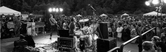 Band live on Stage